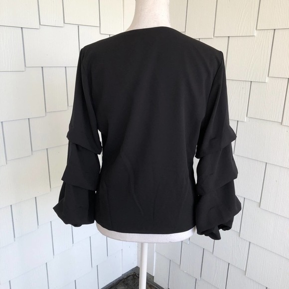 Bar III Women's Black Long Tiered Sleeve Faux Wrap Surplice Neck Blouse sz M - Picture 4 of 4